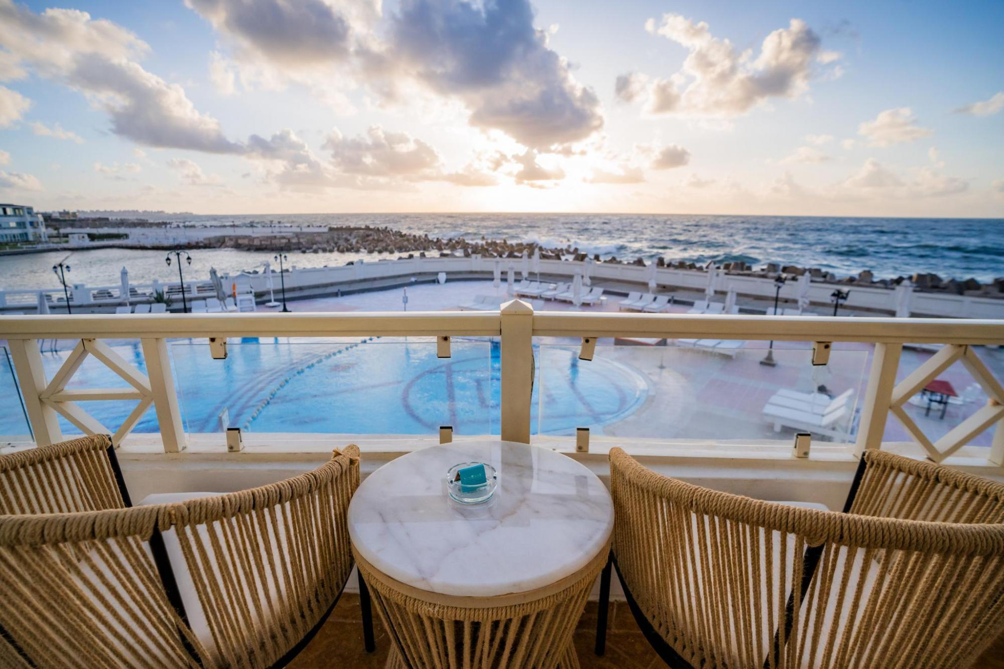 SUNRISE Alex Avenue Resort